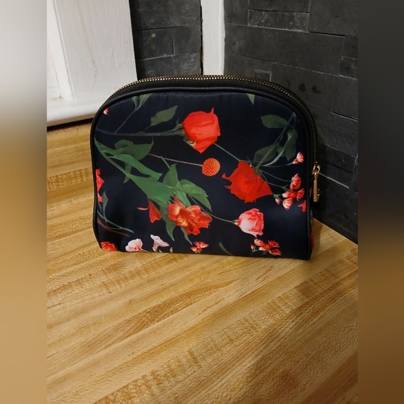 SOLD OUT Trd Baker NWT 3 In 1 Cosmetic Bag Set - Picture 5 of 6